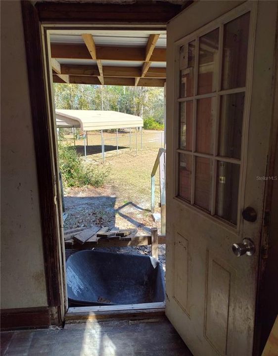 For Sale: $299,000 (6 beds, 2 baths, 2041 Square Feet)