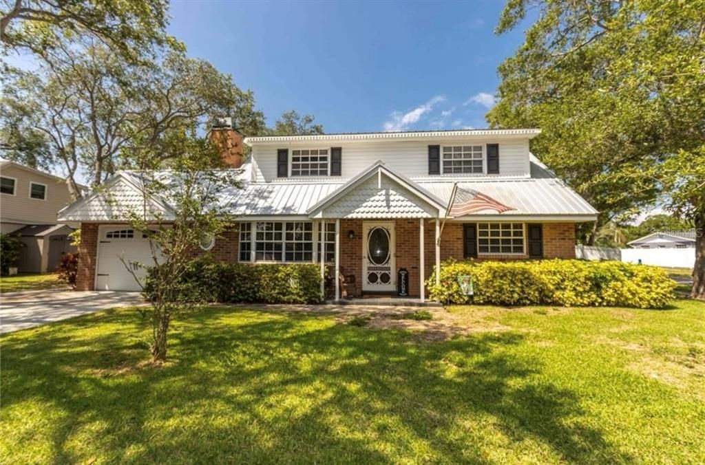 Recently Sold: $573,000 (4 beds, 2 baths, 1640 Square Feet)