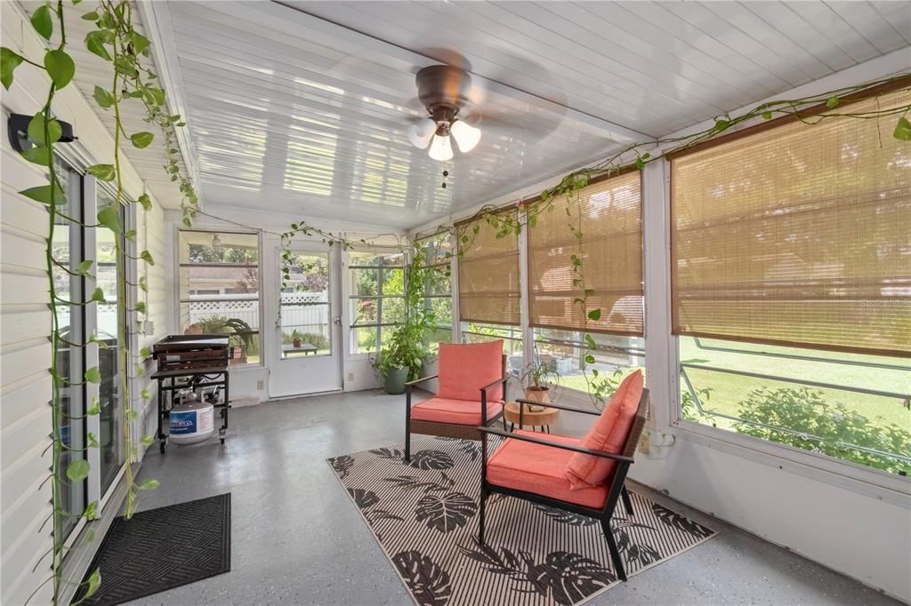 待售: $249,900 (2 贝兹, 2 浴室, 1296 平方英尺)