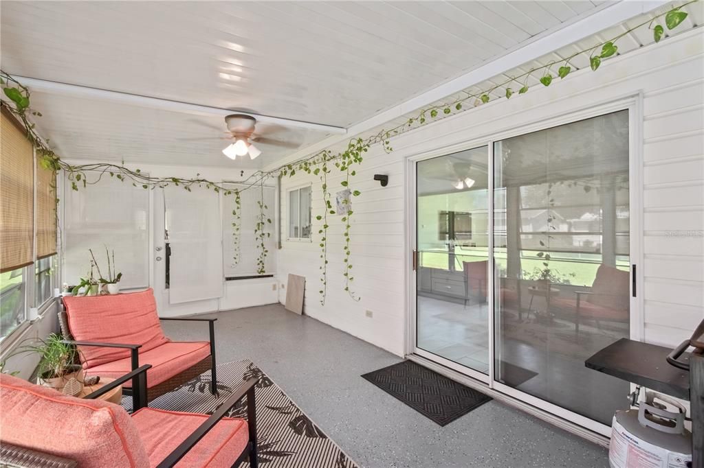 待售: $249,900 (2 贝兹, 2 浴室, 1296 平方英尺)