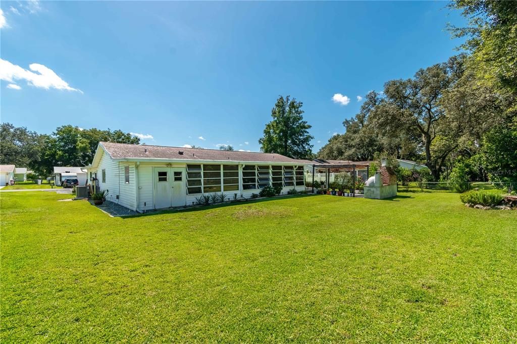 待售: $249,900 (2 贝兹, 2 浴室, 1296 平方英尺)