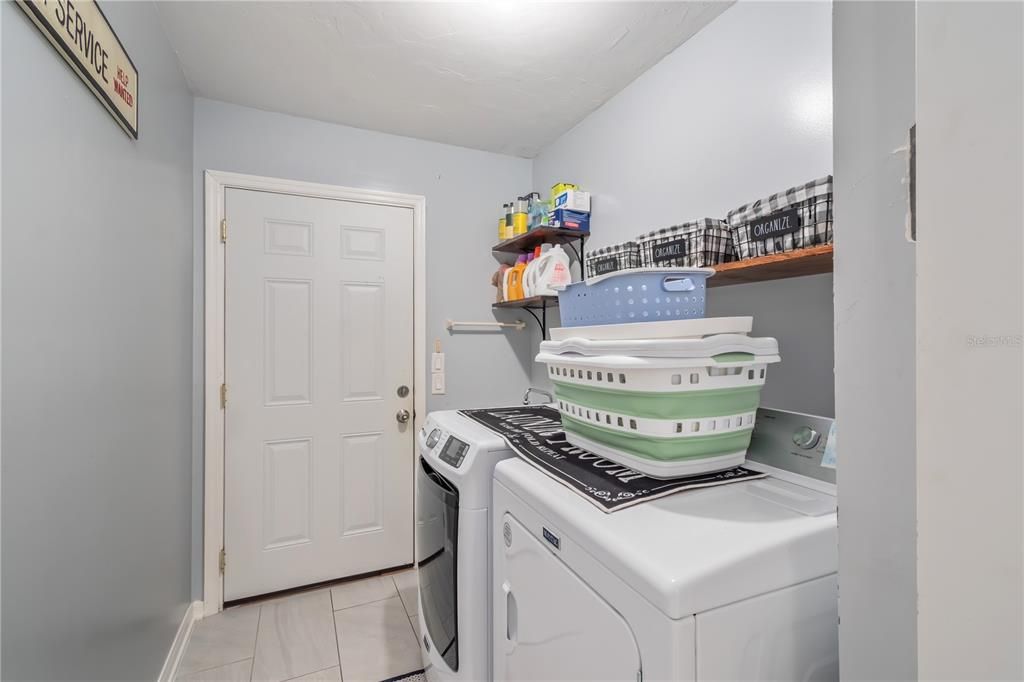 待售: $249,900 (2 贝兹, 2 浴室, 1296 平方英尺)