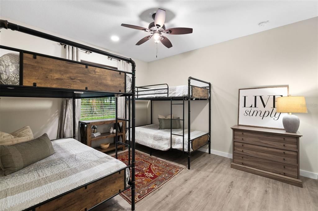 En Venta: $1,875,000 (3 camas, 2 baños, 1600 Pies cuadrados)