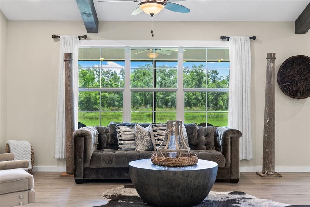 En Venta: $1,875,000 (3 camas, 2 baños, 1600 Pies cuadrados)