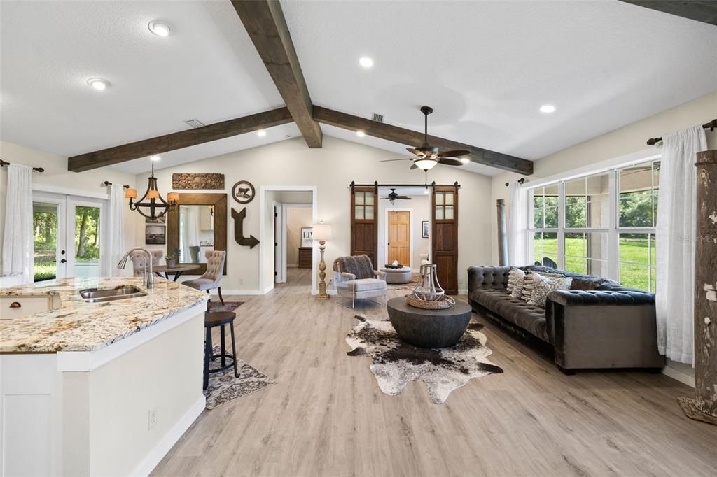 En Venta: $1,875,000 (3 camas, 2 baños, 1600 Pies cuadrados)