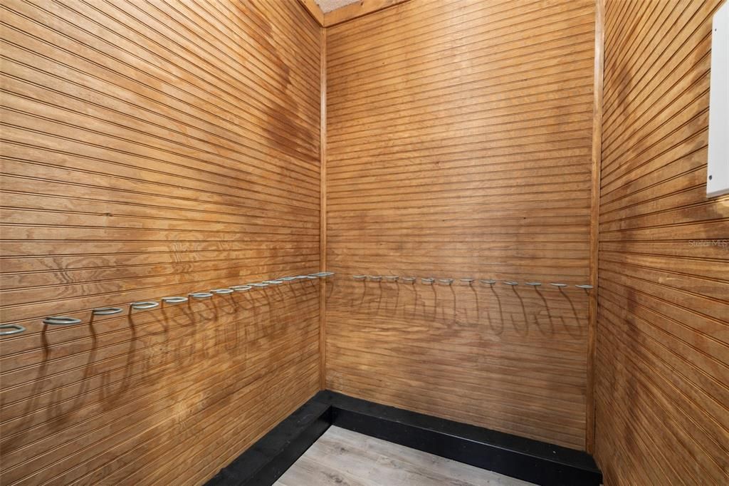 En Venta: $1,875,000 (3 camas, 2 baños, 1600 Pies cuadrados)