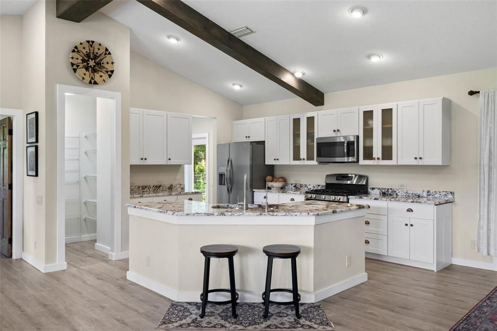 En Venta: $1,875,000 (3 camas, 2 baños, 1600 Pies cuadrados)