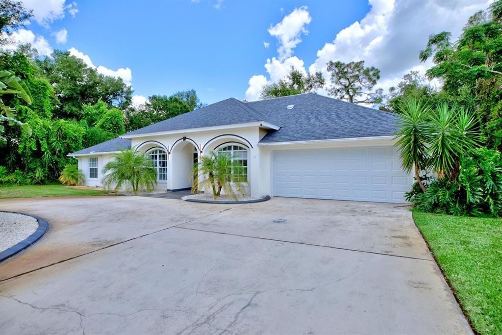 For Sale: $415,000 (4 beds, 2 baths, 2272 Square Feet)