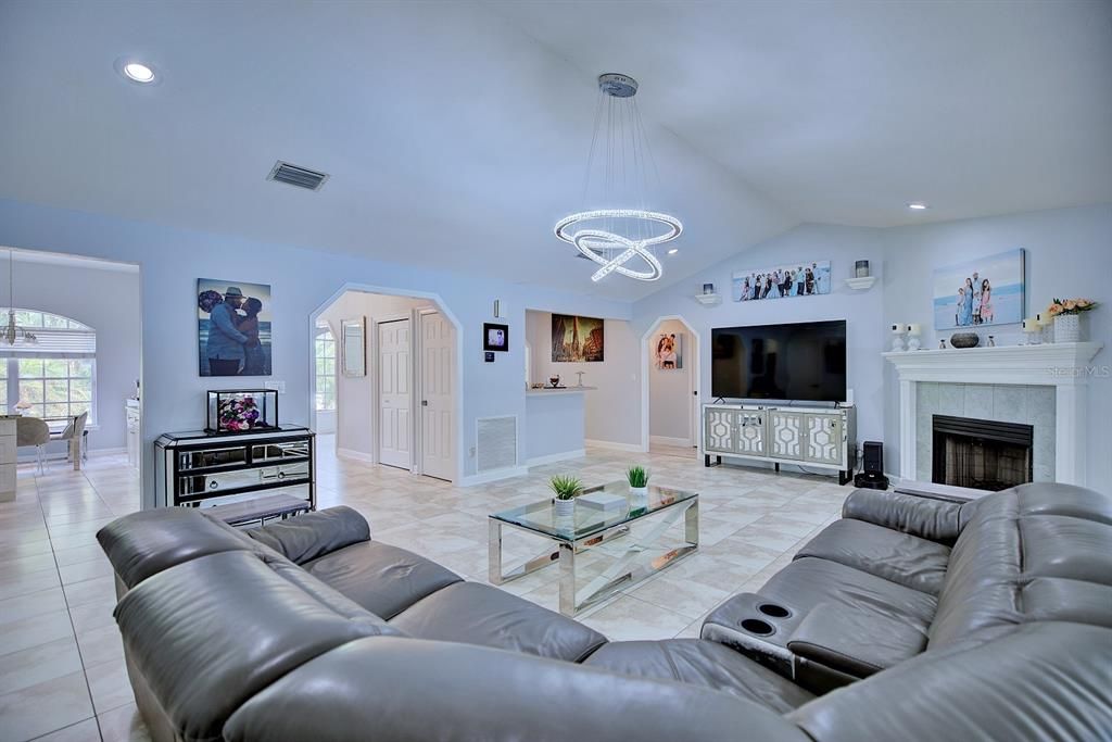 For Sale: $415,000 (4 beds, 2 baths, 2272 Square Feet)