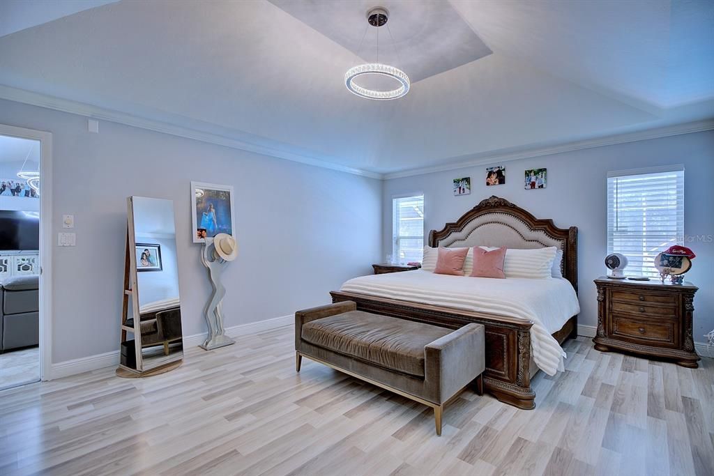 For Sale: $415,000 (4 beds, 2 baths, 2272 Square Feet)