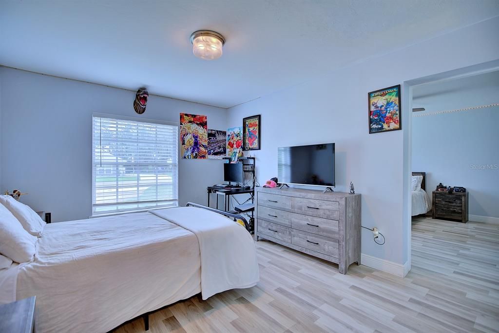 For Sale: $415,000 (4 beds, 2 baths, 2272 Square Feet)