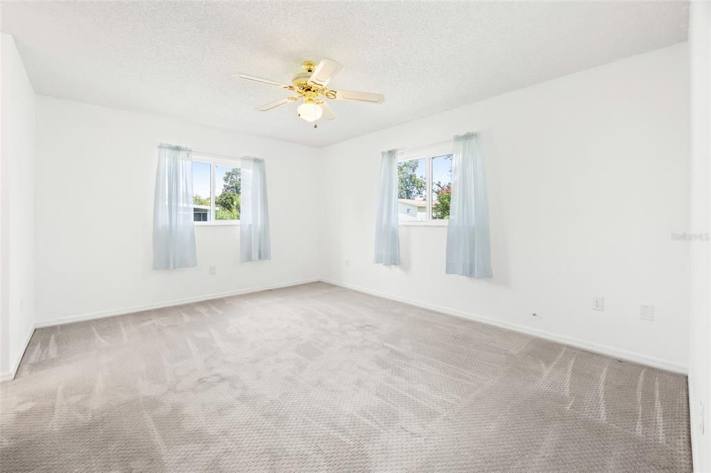 Active With Contract: $160,000 (2 beds, 2 baths, 1144 Square Feet)