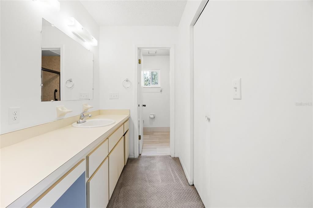 Active With Contract: $160,000 (2 beds, 2 baths, 1144 Square Feet)