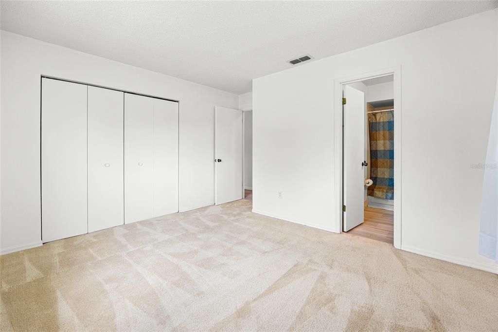 Active With Contract: $160,000 (2 beds, 2 baths, 1144 Square Feet)