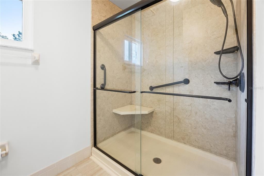 Active With Contract: $160,000 (2 beds, 2 baths, 1144 Square Feet)