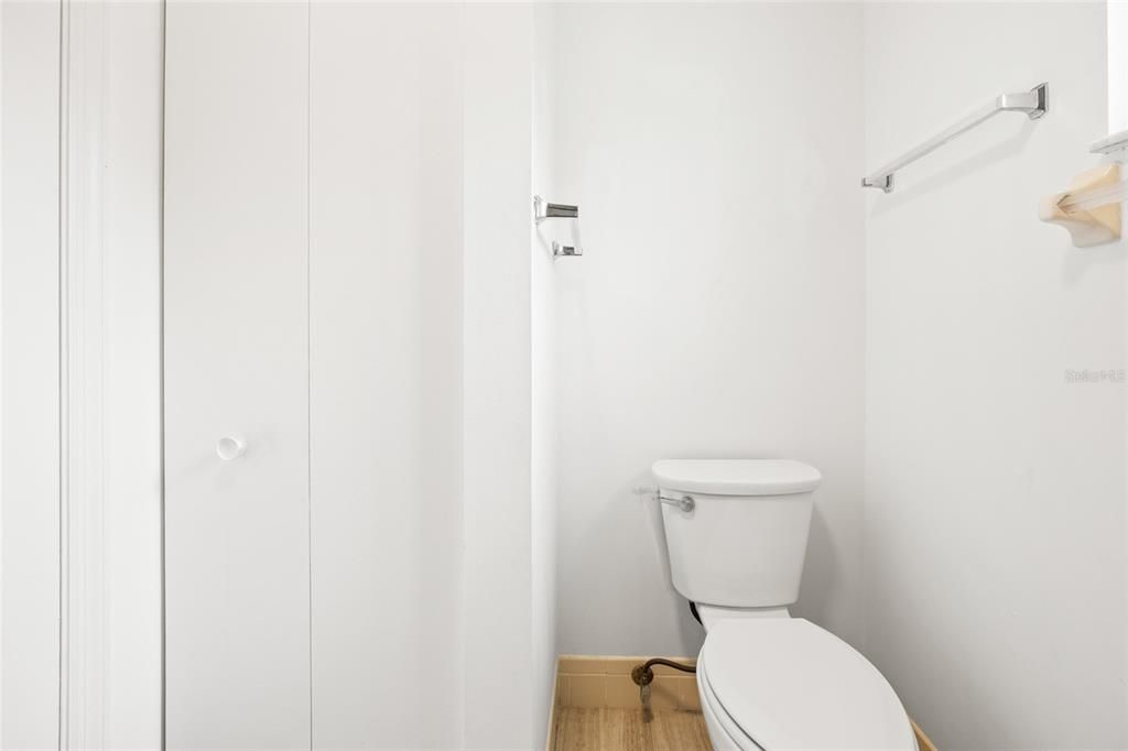 Active With Contract: $160,000 (2 beds, 2 baths, 1144 Square Feet)