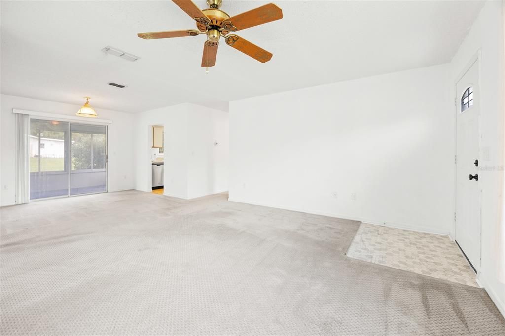 Active With Contract: $160,000 (2 beds, 2 baths, 1144 Square Feet)