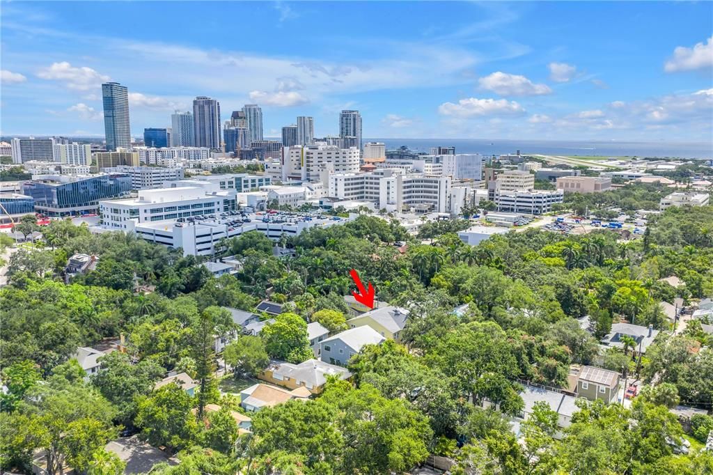 Activo con contrato: $1,325,000 (5 camas, 3 baños, 2990 Pies cuadrados)