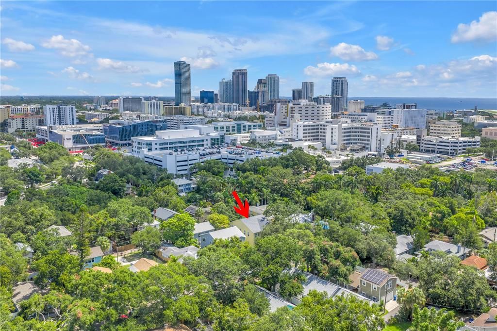 Activo con contrato: $1,325,000 (5 camas, 3 baños, 2990 Pies cuadrados)