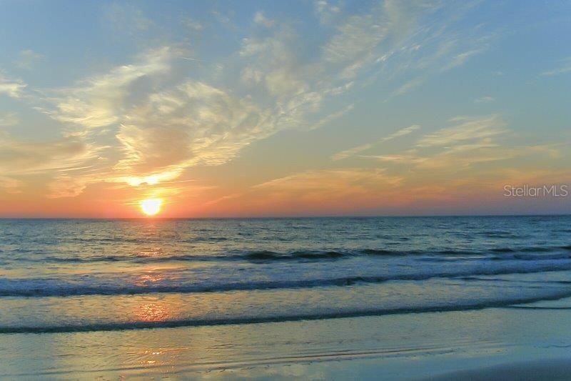 En Renta: $10,500 (3 camas, 2 baños, 2414 Pies cuadrados)