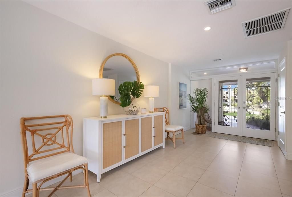 En Renta: $10,500 (3 camas, 2 baños, 2414 Pies cuadrados)