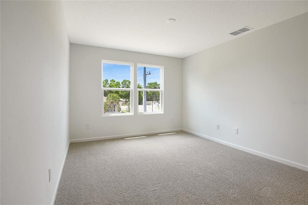 For Sale: $480,597 (5 beds, 3 baths, 3030 Square Feet)