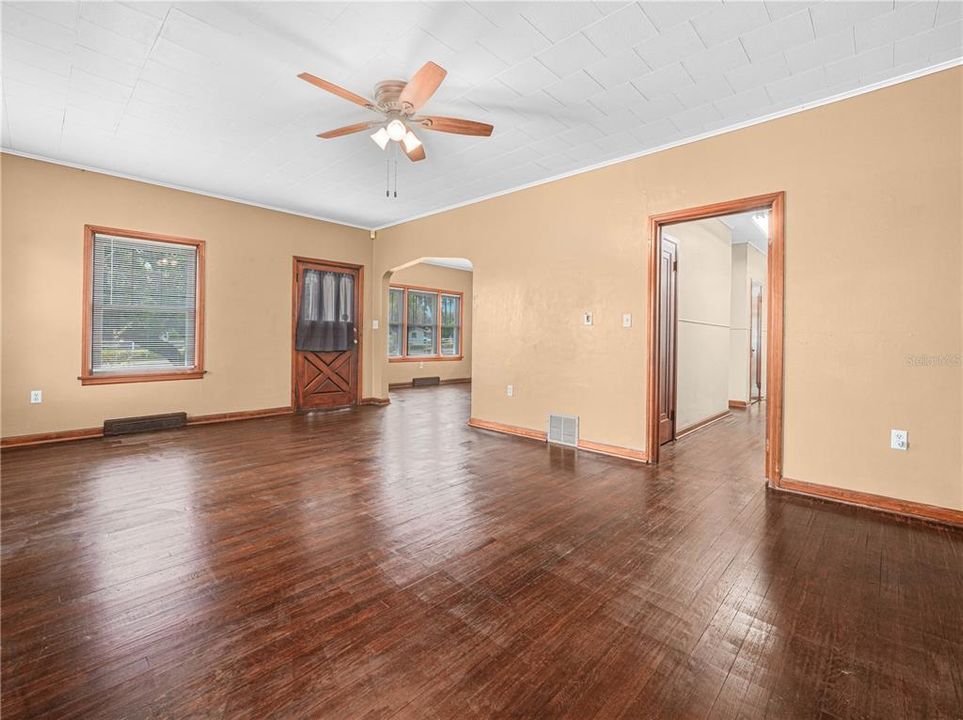 En Venta: $374,900 (0 camas, 0 baños, 2041 Pies cuadrados)