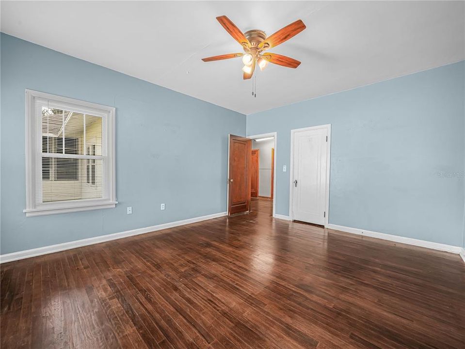 En Venta: $374,900 (0 camas, 0 baños, 2041 Pies cuadrados)