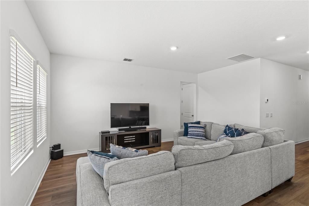 待售: $675,000 (5 贝兹, 3 浴室, 2790 平方英尺)