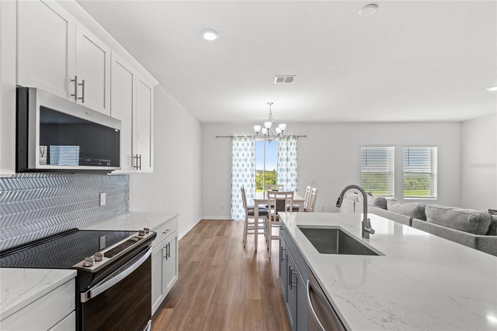 待售: $675,000 (5 贝兹, 3 浴室, 2790 平方英尺)