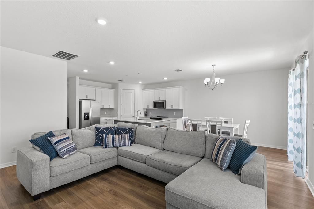 待售: $675,000 (5 贝兹, 3 浴室, 2790 平方英尺)