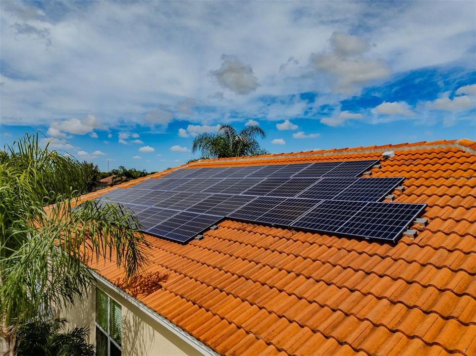 For Sale: $399,900 (3 beds, 2 baths, 2087 Square Feet)