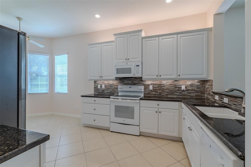 For Sale: $399,900 (3 beds, 2 baths, 2087 Square Feet)