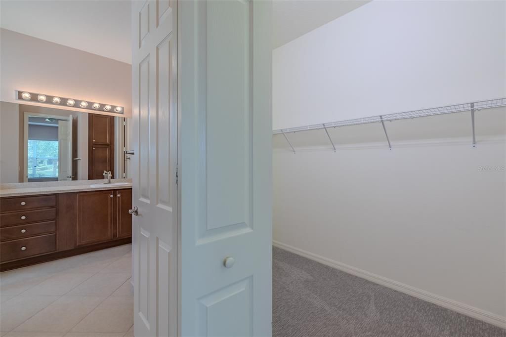 For Sale: $399,900 (3 beds, 2 baths, 2087 Square Feet)