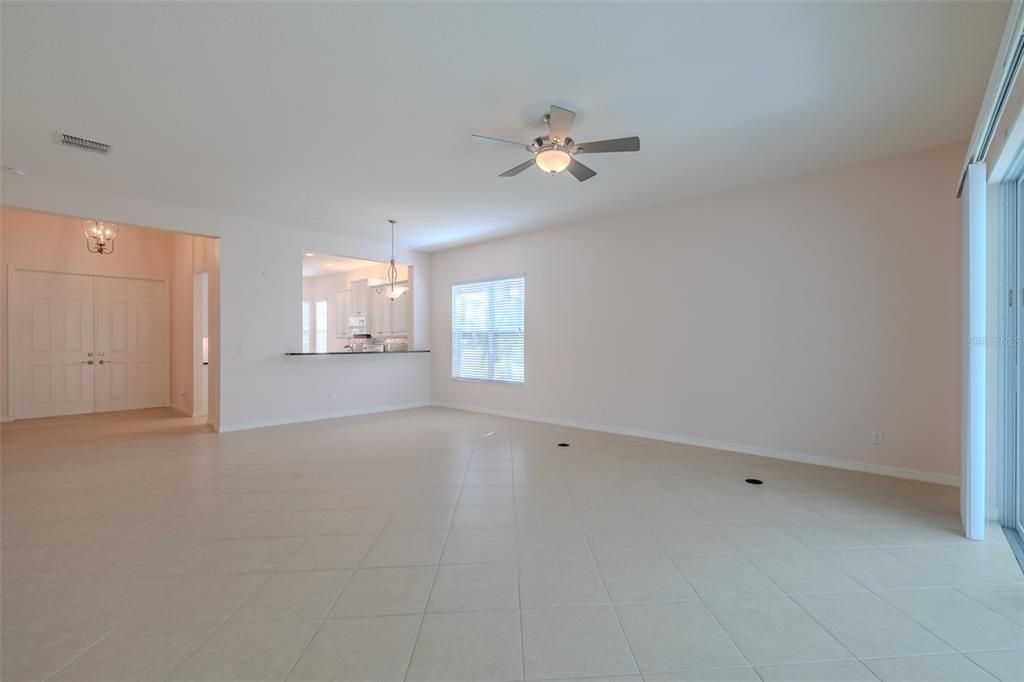For Sale: $399,900 (3 beds, 2 baths, 2087 Square Feet)