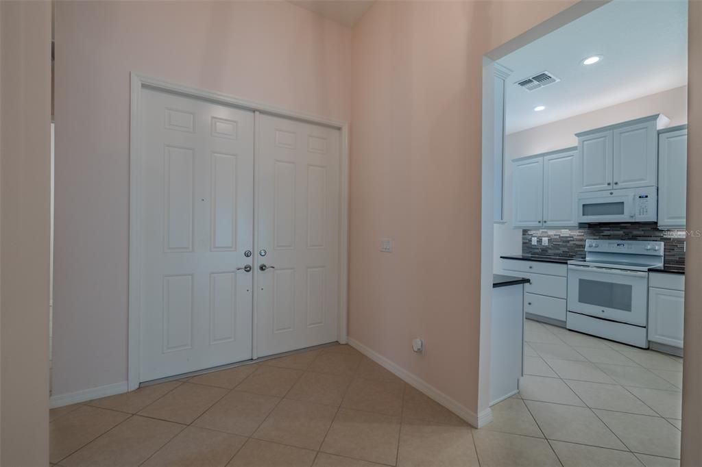 For Sale: $399,900 (3 beds, 2 baths, 2087 Square Feet)