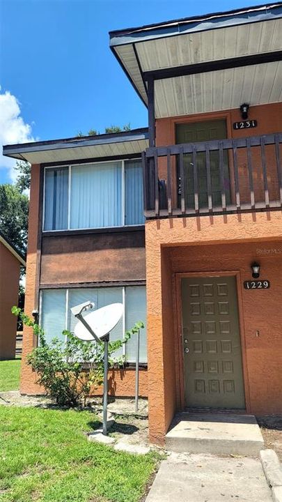 Active With Contract: $150,000 (2 beds, 2 baths, 996 Square Feet)