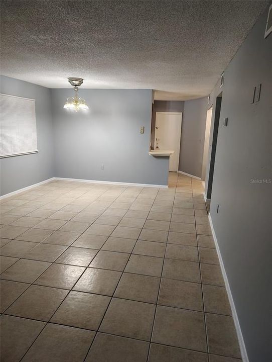 Active With Contract: $150,000 (2 beds, 2 baths, 996 Square Feet)