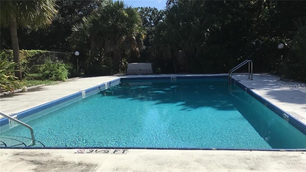 Active With Contract: $150,000 (2 beds, 2 baths, 996 Square Feet)