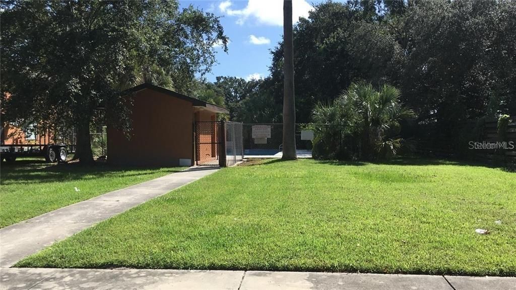 Active With Contract: $150,000 (2 beds, 2 baths, 996 Square Feet)