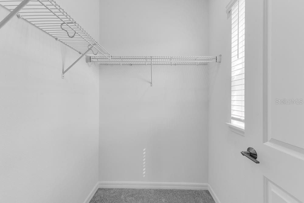 Active With Contract: $706,986 (5 beds, 4 baths, 3165 Square Feet)