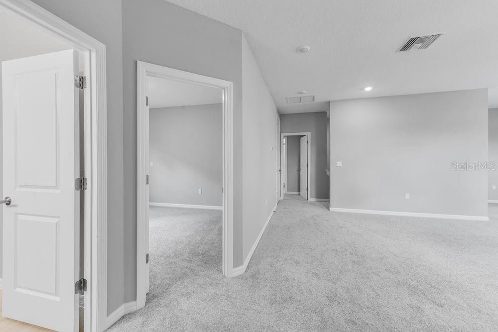 Active With Contract: $706,986 (5 beds, 4 baths, 3165 Square Feet)