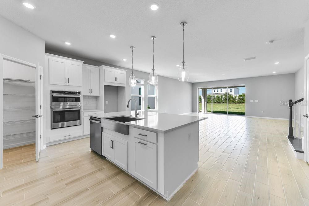 Active With Contract: $706,986 (5 beds, 4 baths, 3165 Square Feet)