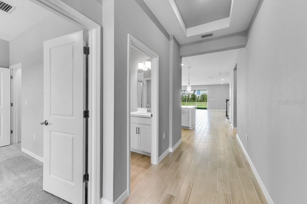 Active With Contract: $706,986 (5 beds, 4 baths, 3165 Square Feet)