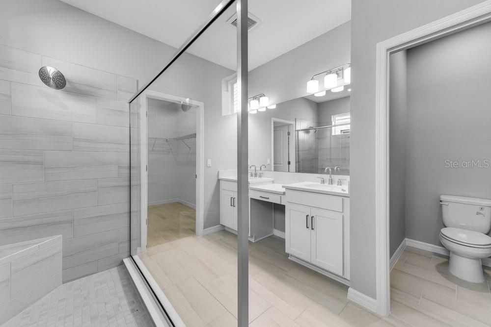 Active With Contract: $706,986 (5 beds, 4 baths, 3165 Square Feet)