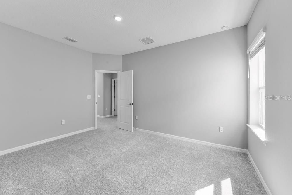 Active With Contract: $706,986 (5 beds, 4 baths, 3165 Square Feet)