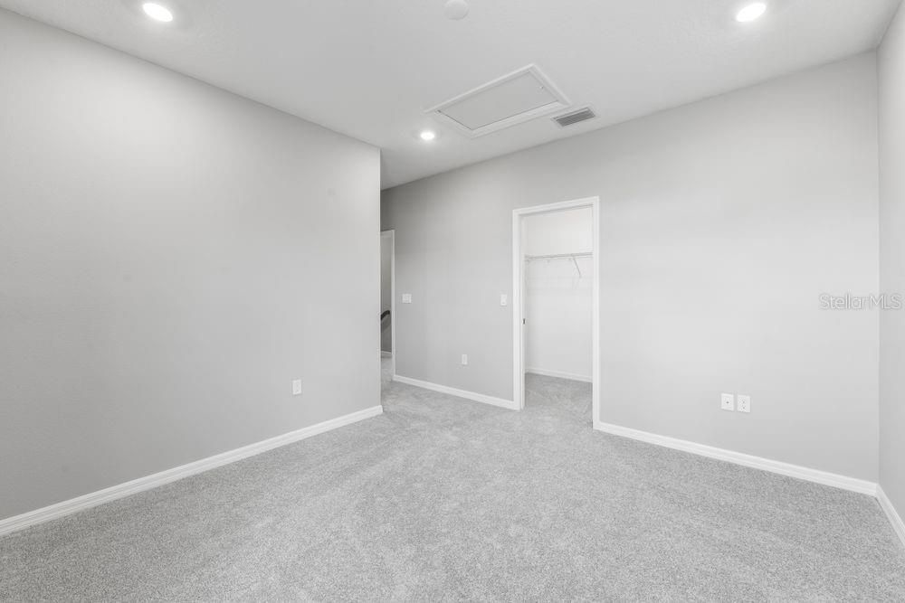 Active With Contract: $706,986 (5 beds, 4 baths, 3165 Square Feet)