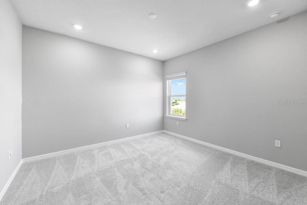 Active With Contract: $706,986 (5 beds, 4 baths, 3165 Square Feet)