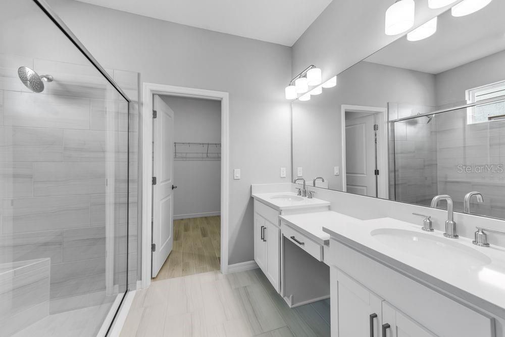 Active With Contract: $706,986 (5 beds, 4 baths, 3165 Square Feet)