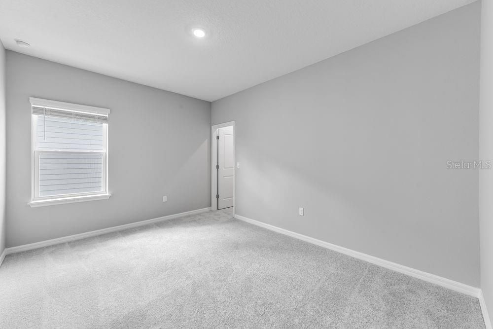 Active With Contract: $706,986 (5 beds, 4 baths, 3165 Square Feet)